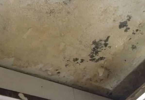 蔡甸阳台漏水维修公司分享下蔡甸卫生间渗水维修需要注意哪些问题。